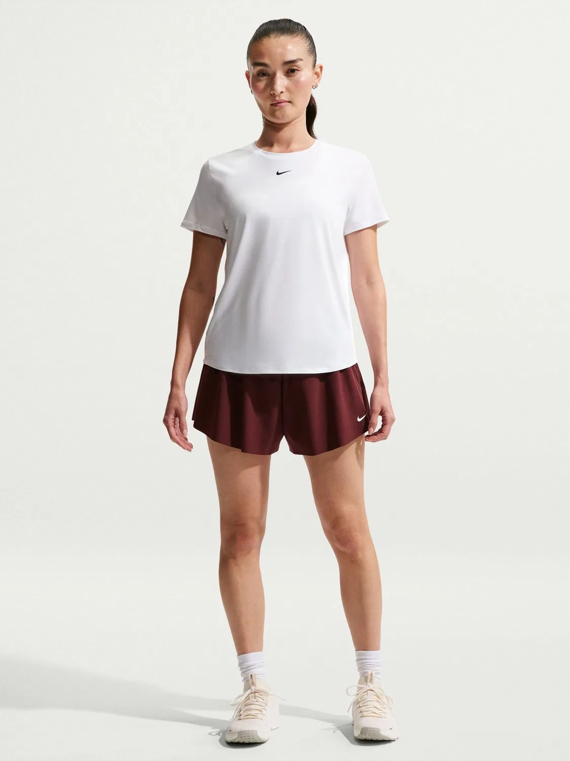 Футболка классическая Nike One Dri-FIT, белый