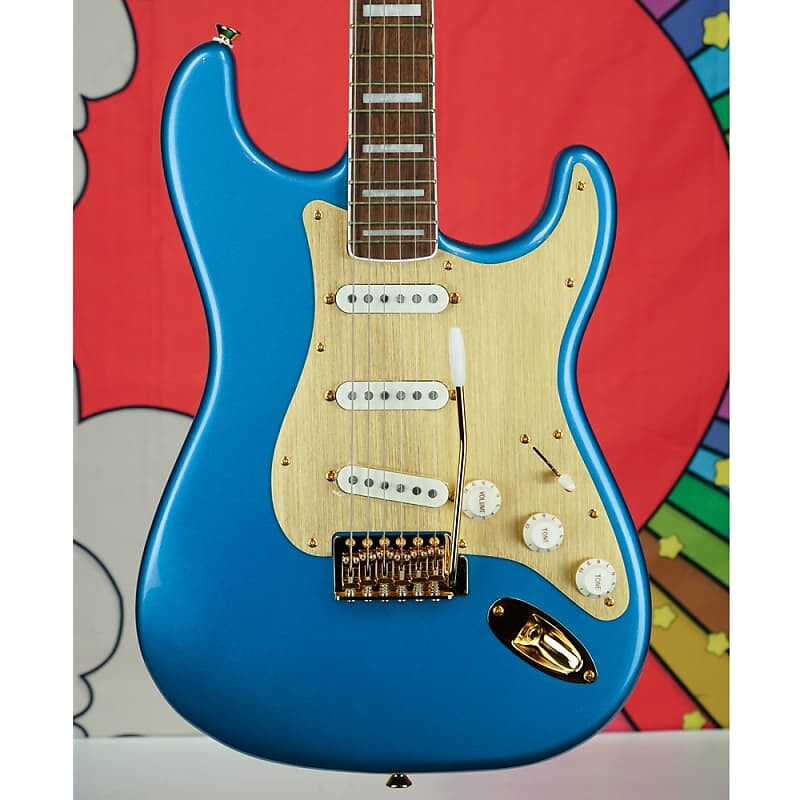 

Золотое издание Stratocaster Gold Edition к 40-летию Squier Накладка на гриф Laurel, накладка из анодированного золота, синий цвет Лейк-Плэсид 0379410502