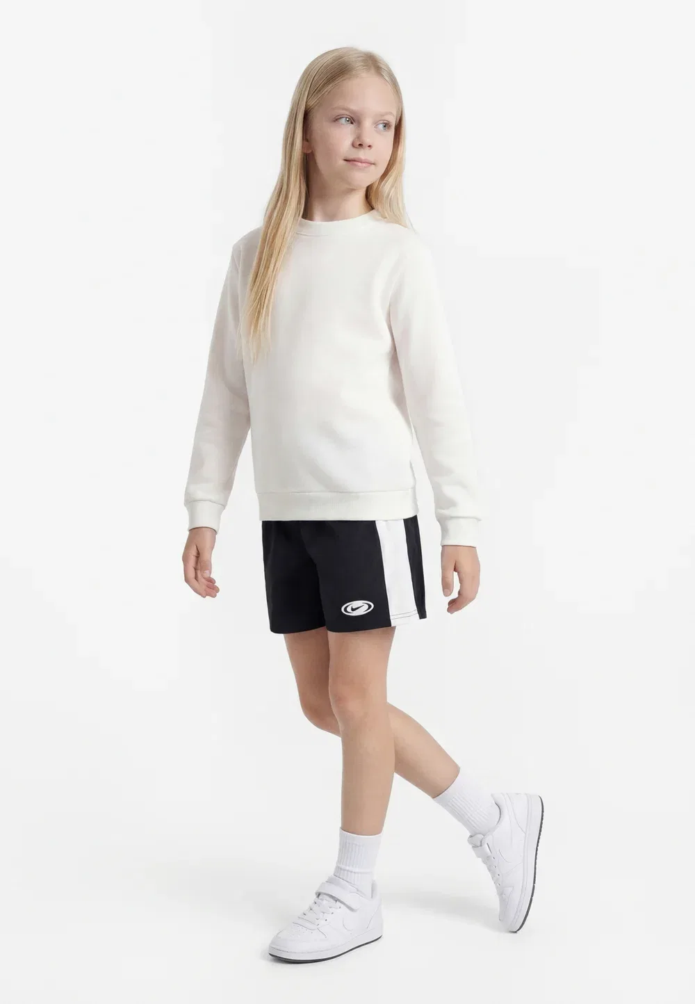 Звезда - шорты Nike Sportswear, Black/White