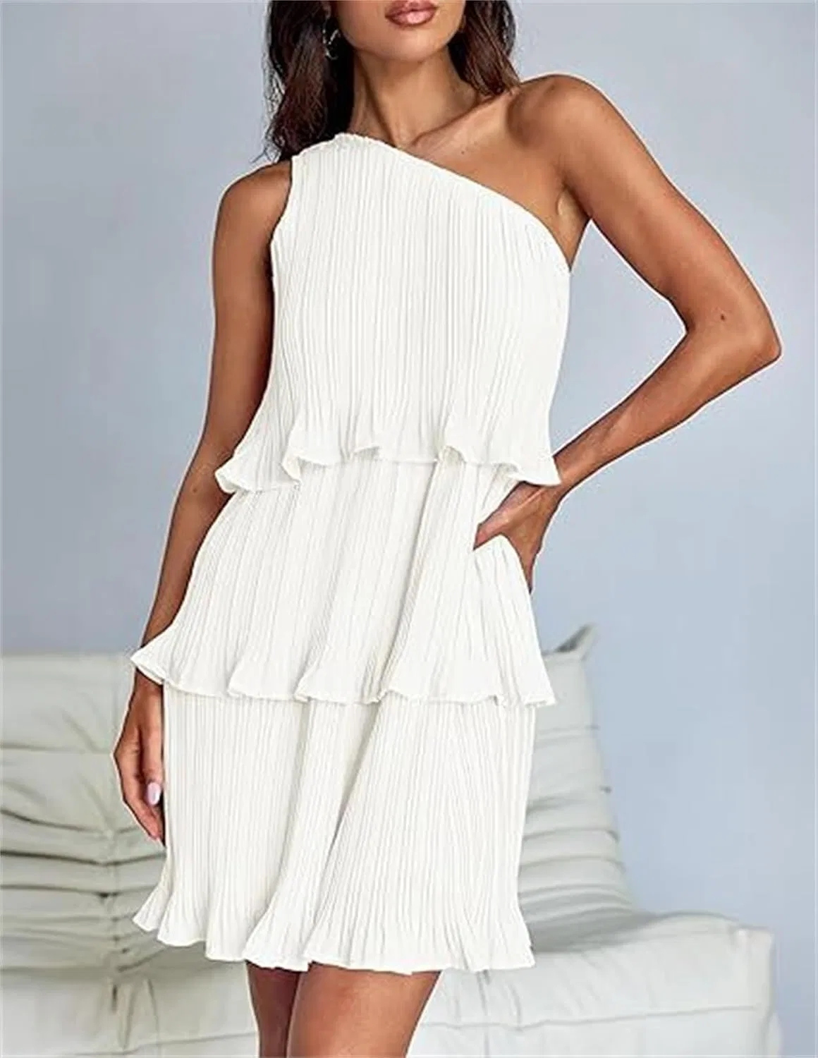 Женское богемное мини-платье с одним плечом и оборками из шифона, White — фото 3
