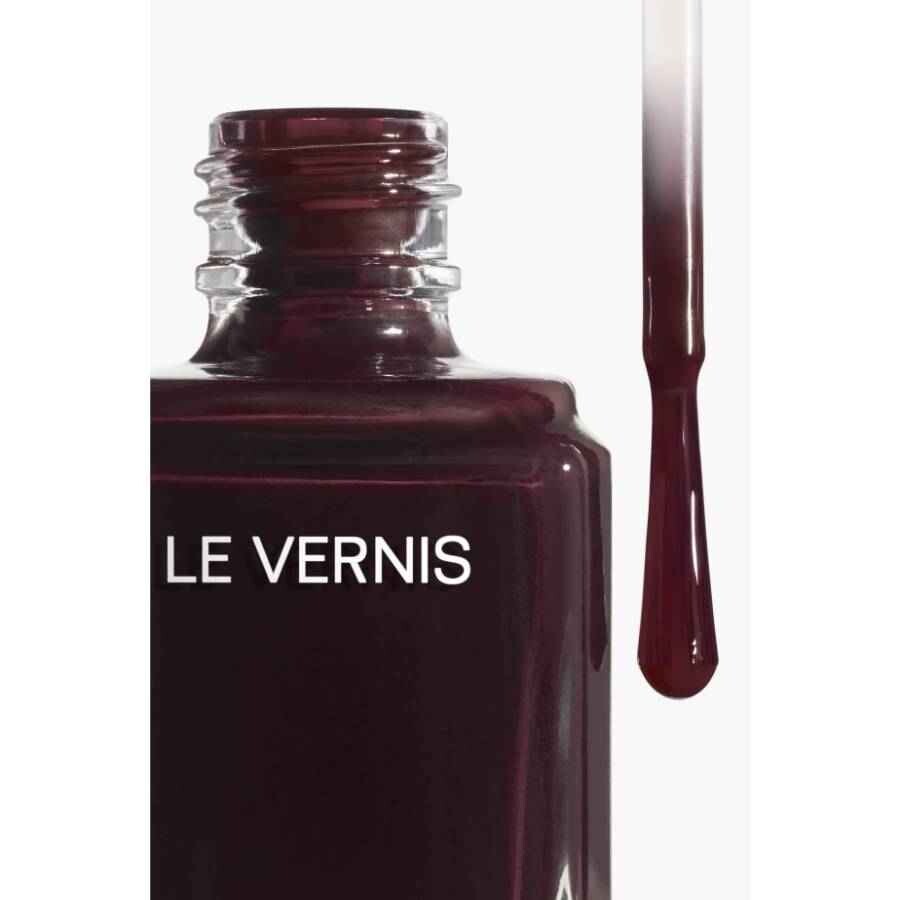 Лак для ногтей Chanel Le Vernis, 155 Rouge Noir, 13 мл — фото 2