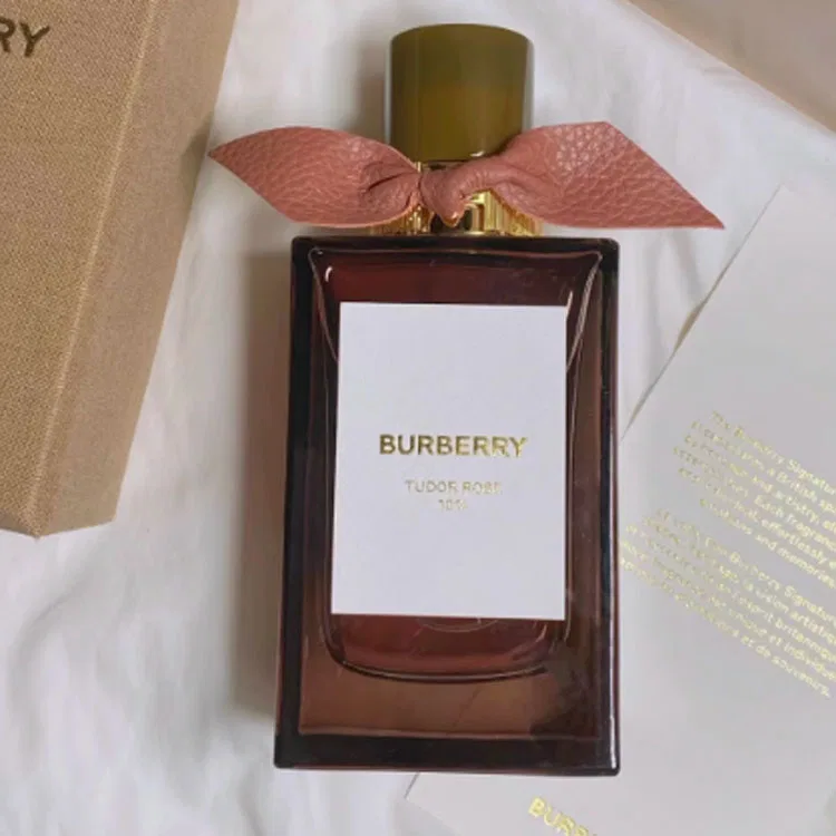 Парфюмерная вода Tudor Rose, 100 мл, Burberry, Chypre Floral — фото 4