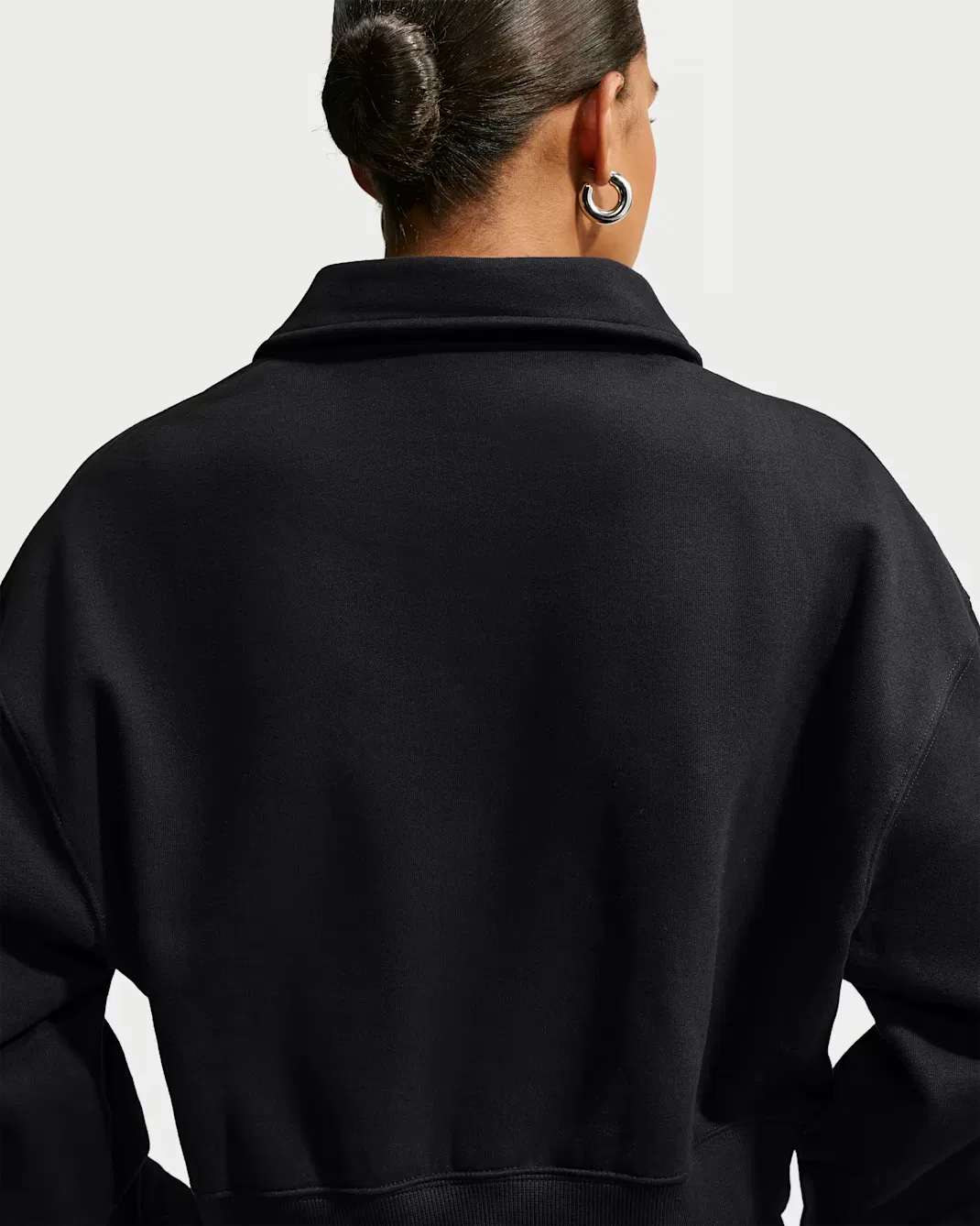 Женская укороченная рубашка-поло свободного кроя Nike Studio Fleece Medium Weight, Total Black/Sail — фото 2
