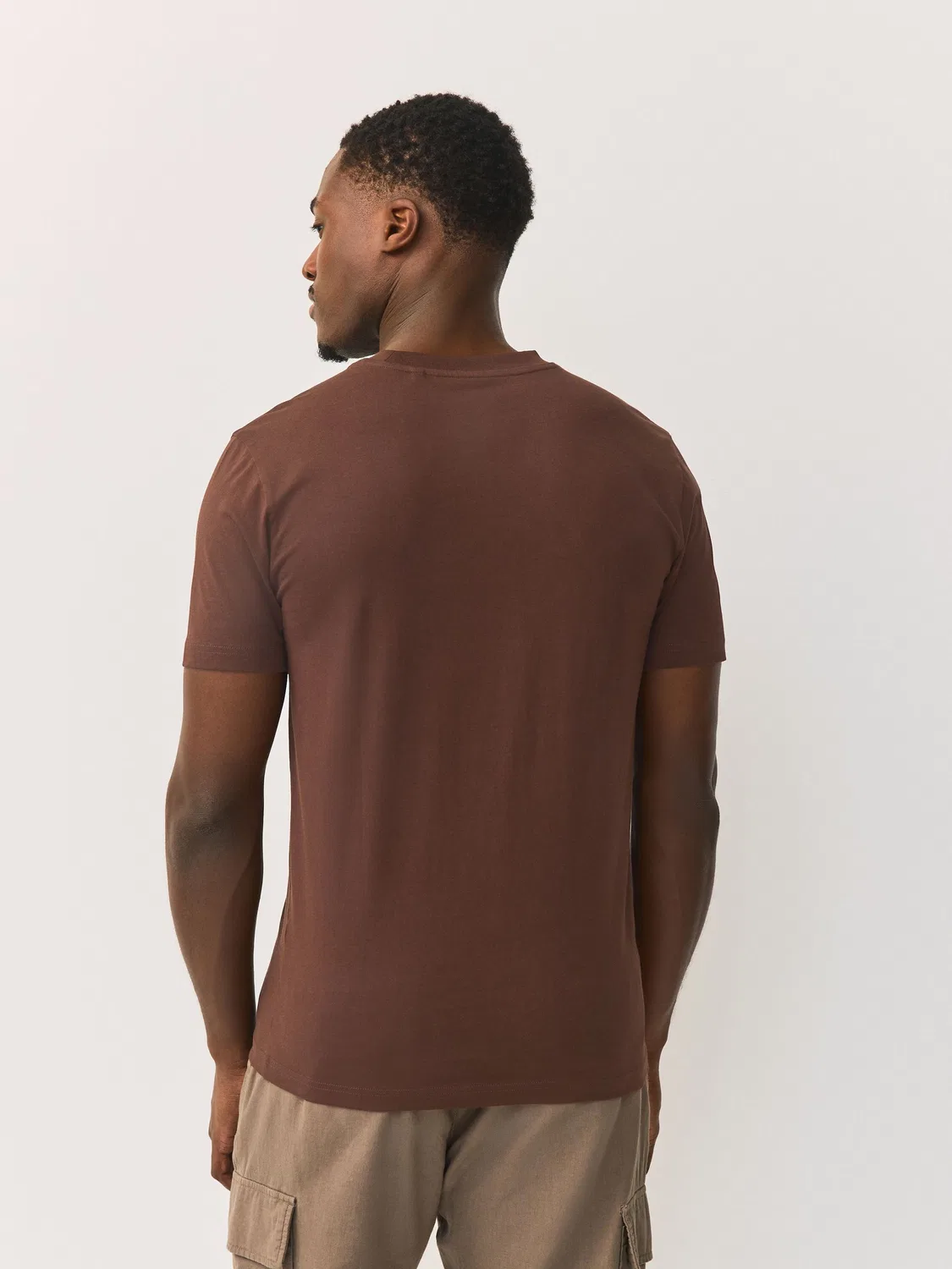 Футболка с круглым вырезом, slim fit, Essential Next, коричневый шоколад — фото 2