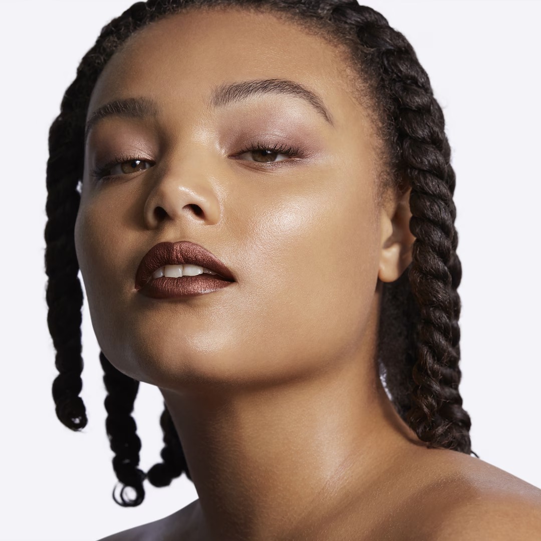 Тональная основа MAC Face And Body Foundation, White — фото 3