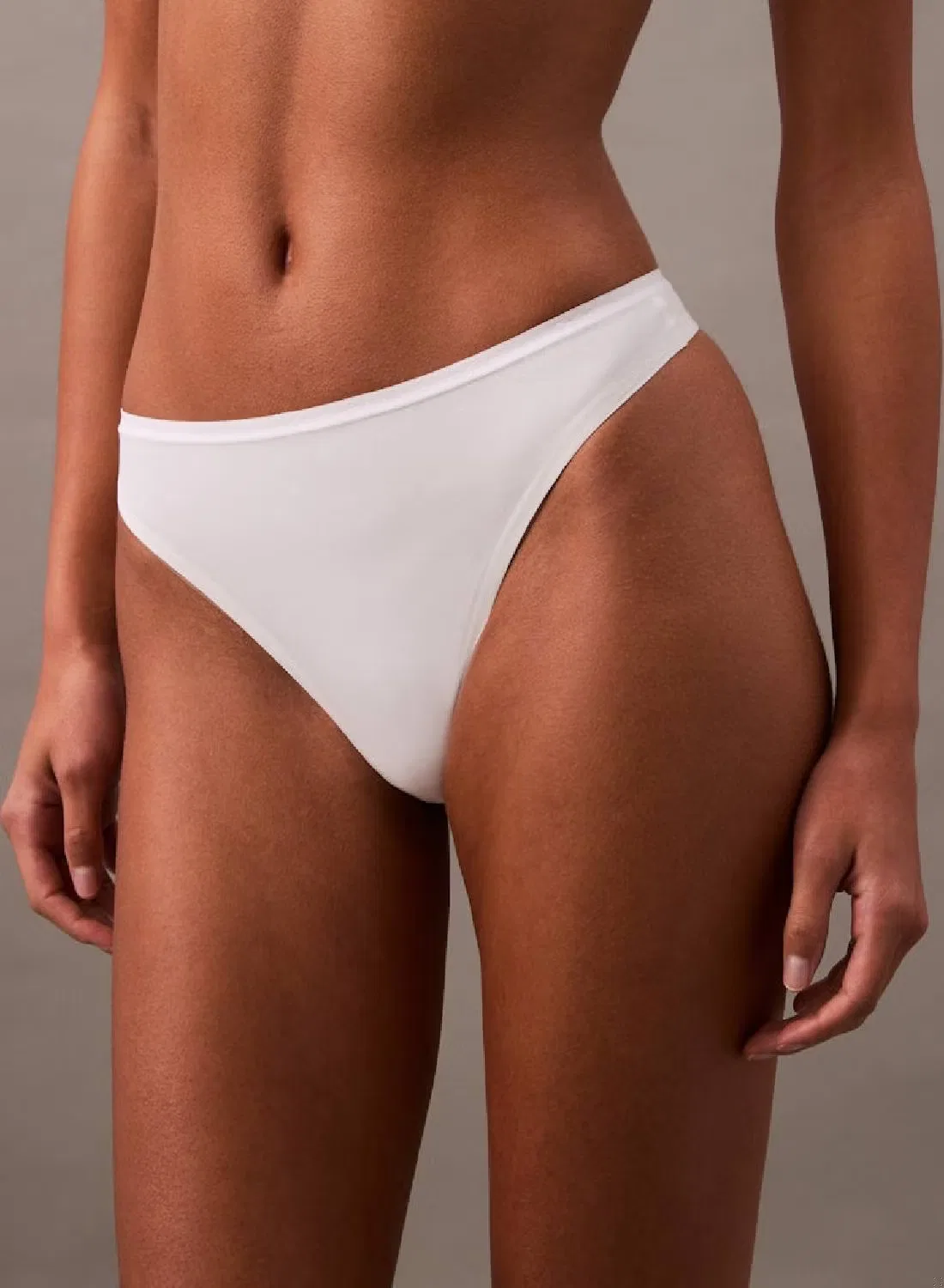 Трусы-стринги с поддержкой Perfectly Fit, Calvin Klein, белый — фото 4