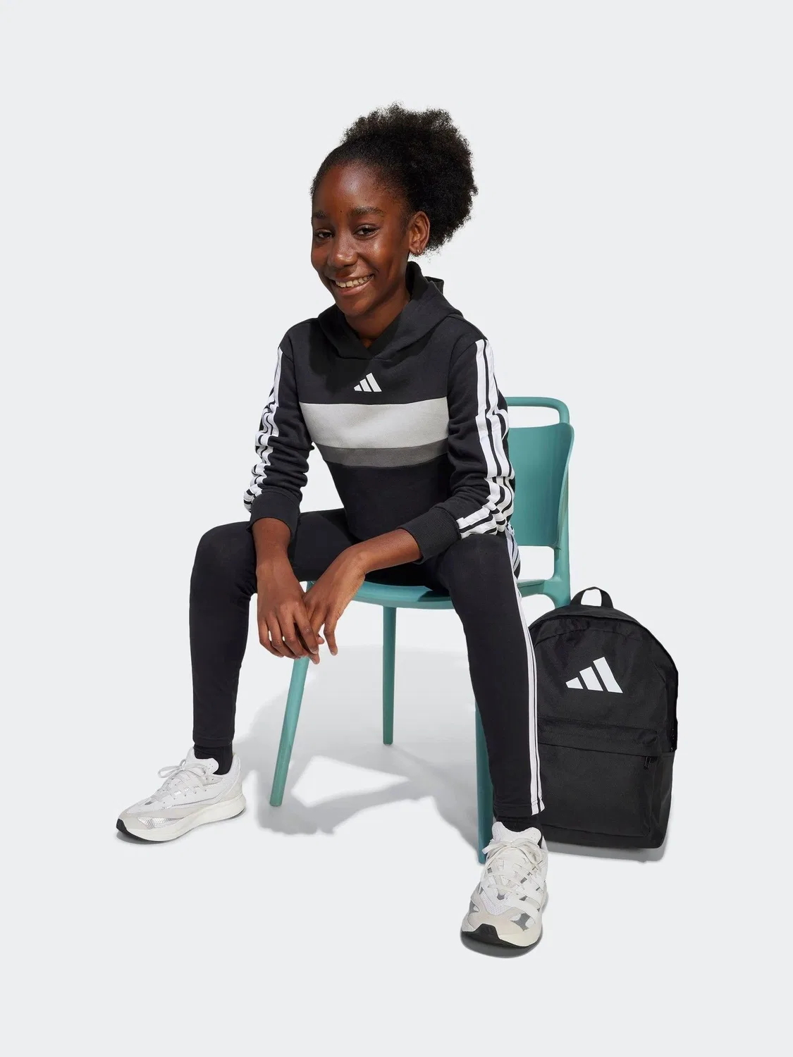 Спортивный костюм Essentials Tiberio 3-Stripes Crop adidas, черный — фото 3