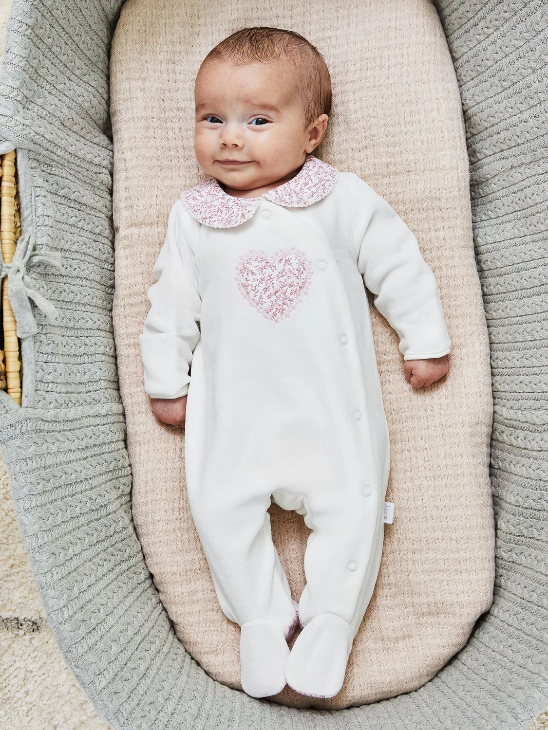 Комбинезон с аппликацией сердце Jojo Maman Bébé, белый — фото 2