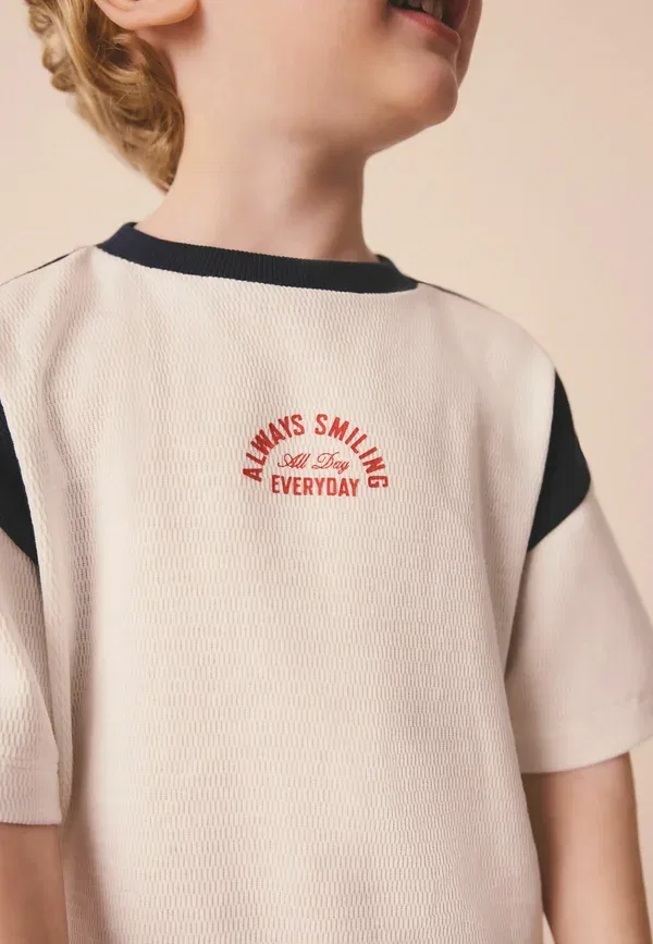 Комплект из футболки и шорт, хлопок, Regular fit - short sleeve t-shirt and shorts set, Next, Navy White Sporty, белый/темно-синий — фото 3