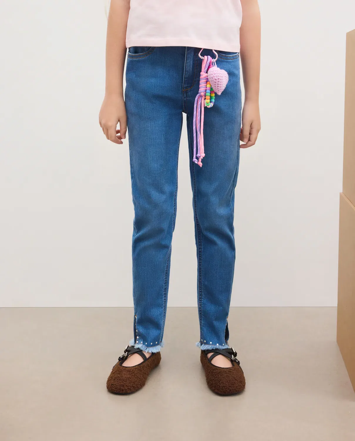 Детские джинсы для девочки slim fit с потертостями Kids El Corte Inglés, Azul Pálido — фото 2