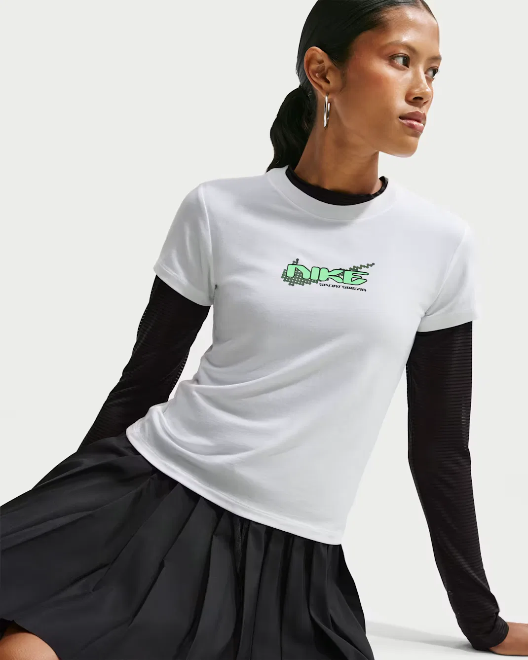 Женская облегающая укороченная футболка в стиле Mod Nike Sportswear Chill Knit, White — фото 3