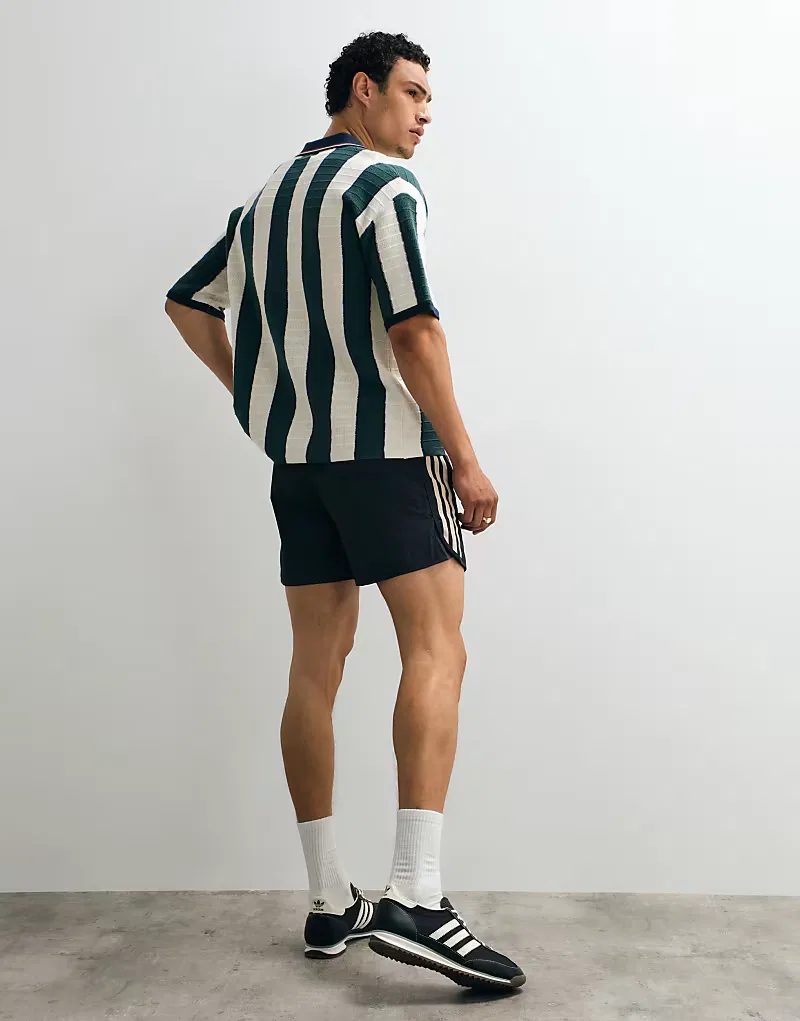 Шорты Adidas Originals Sprinter темно-серый - эксклюзивно в ASOS — фото 3