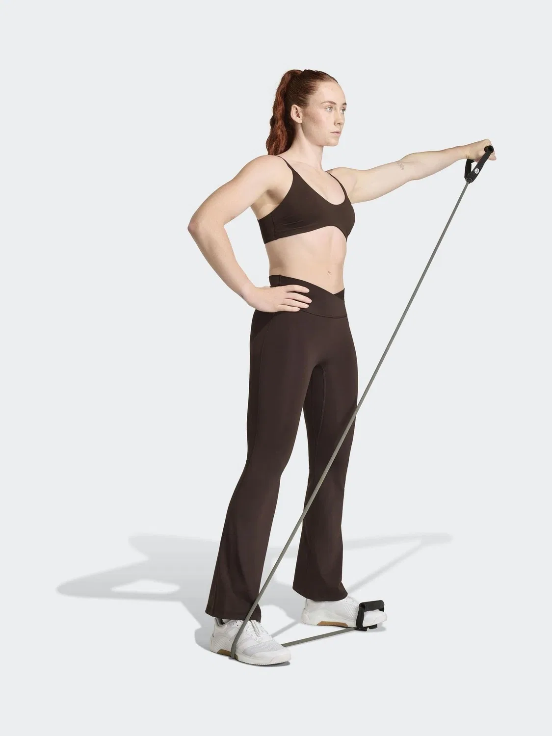 Леггинсы с расклешенными штанинами adidas 3-Stripes Studio All Me Flare X-Over, темно-коричневый — фото 3