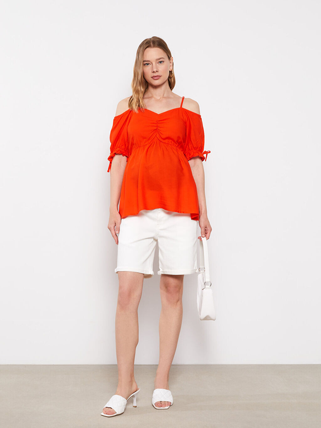 

Эластичный пояс Стандартный крой Простые карманы Детальные джинсовые шорты родео для беременных LC Waikiki Maternity