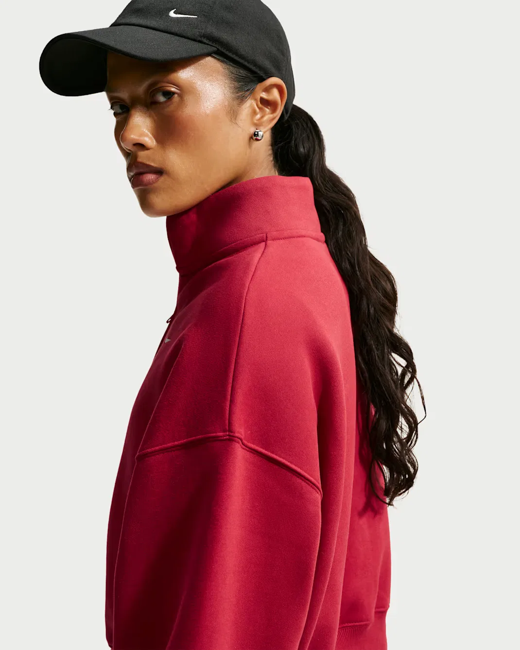 Женский укороченный топ свободного кроя с молнией на четверть длины Nike Studio Fleece Medium Weight, Tough Red/Sail — фото 2