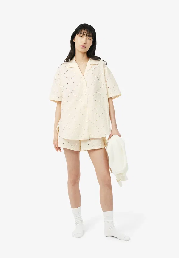 Пижамный комплект Lacoste, бежевый однотонный — фото 2