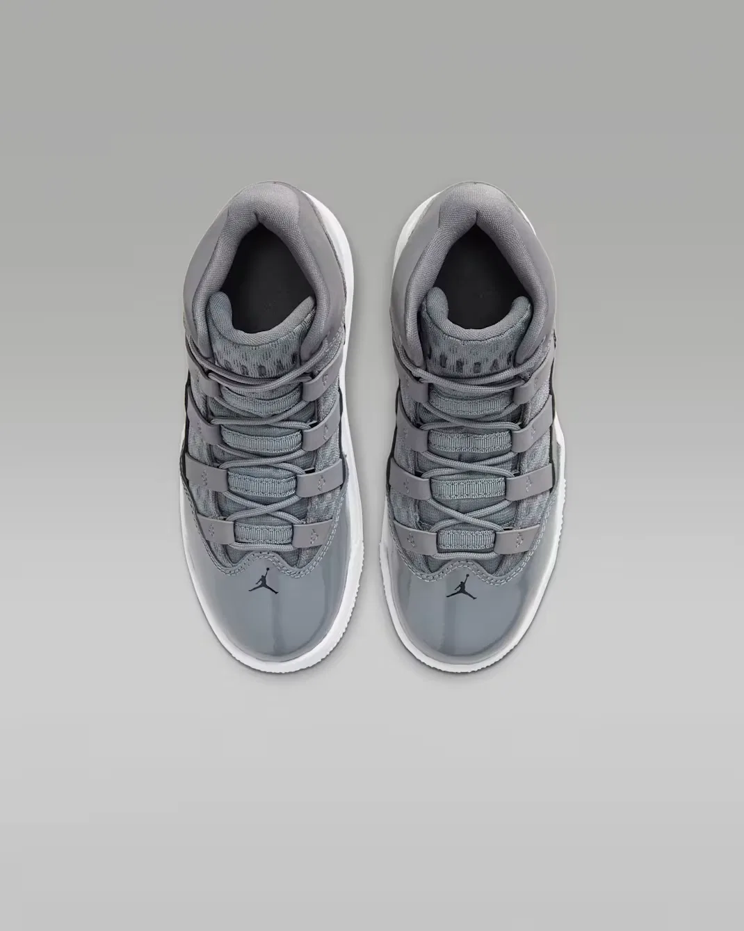 Детские кроссовки Jordan Max Aura, Cool Grey/White/Clear/Black — фото 4