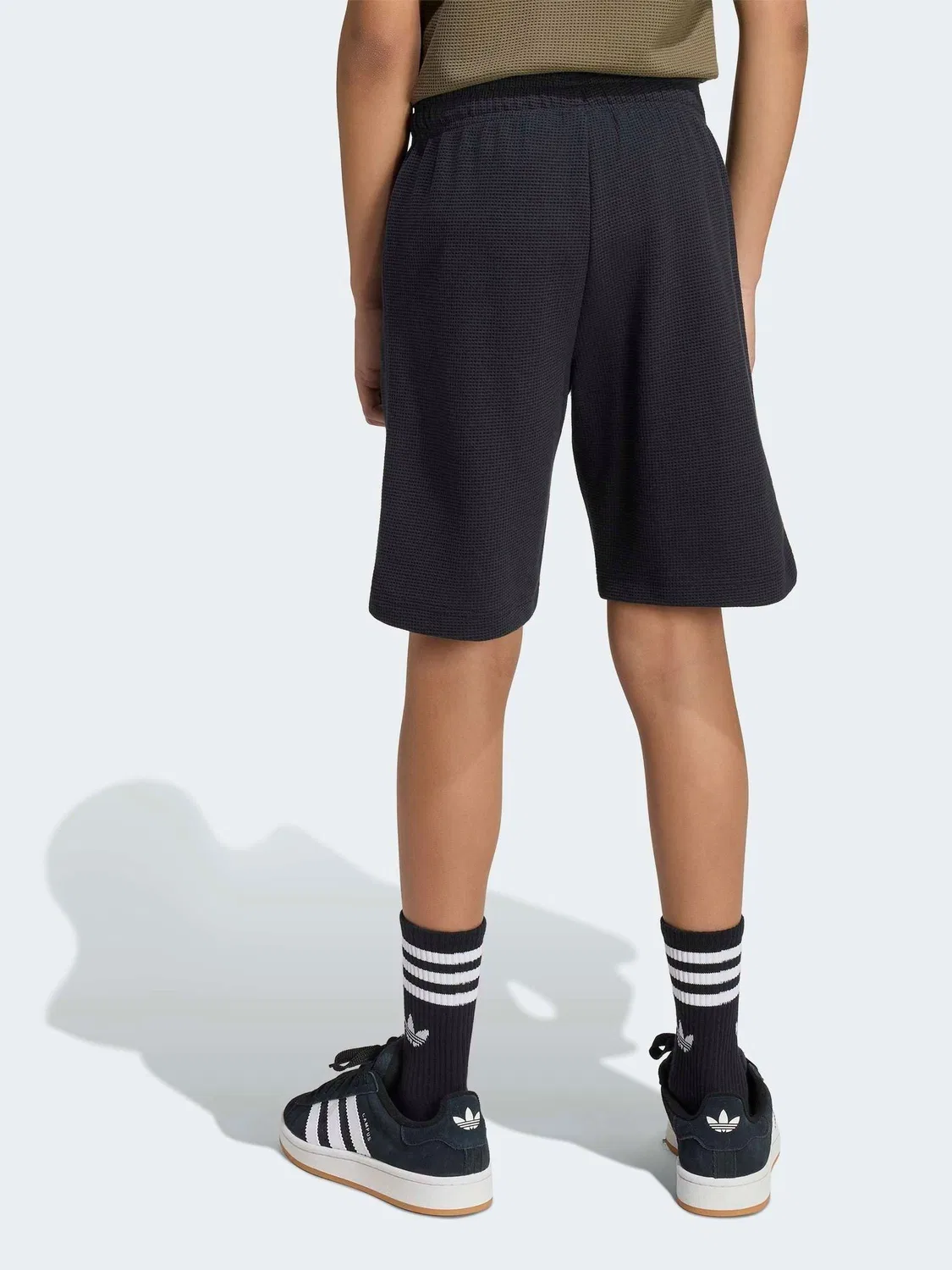 Шорты Regular Waffle, adidas Originals, черные — фото 2