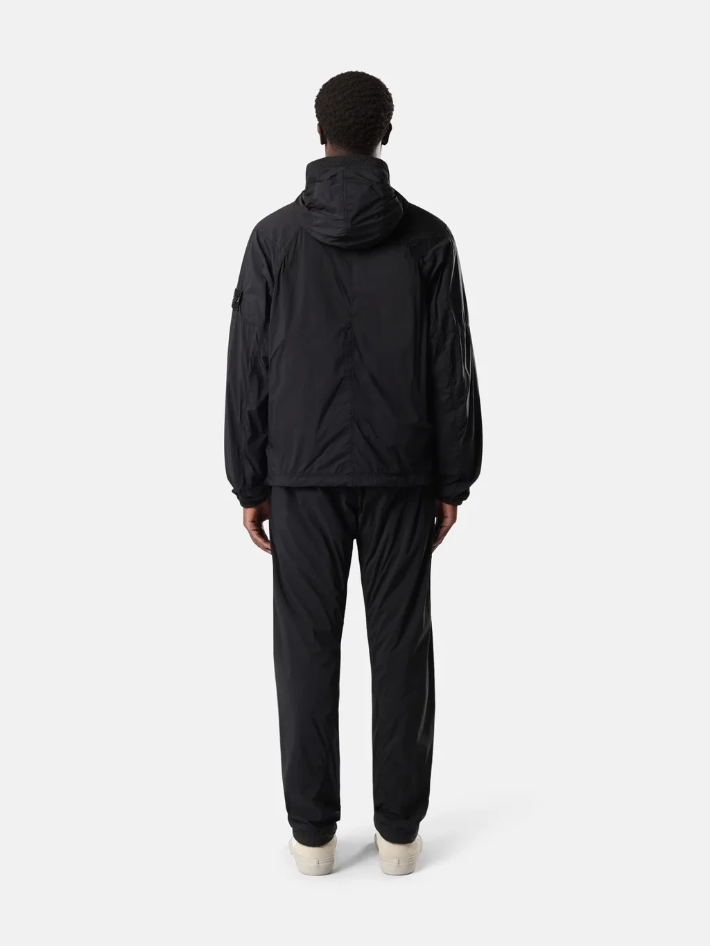 Мужская куртка с капюшоном  Stone Island With Anti-drop Finish, черный — фото 4