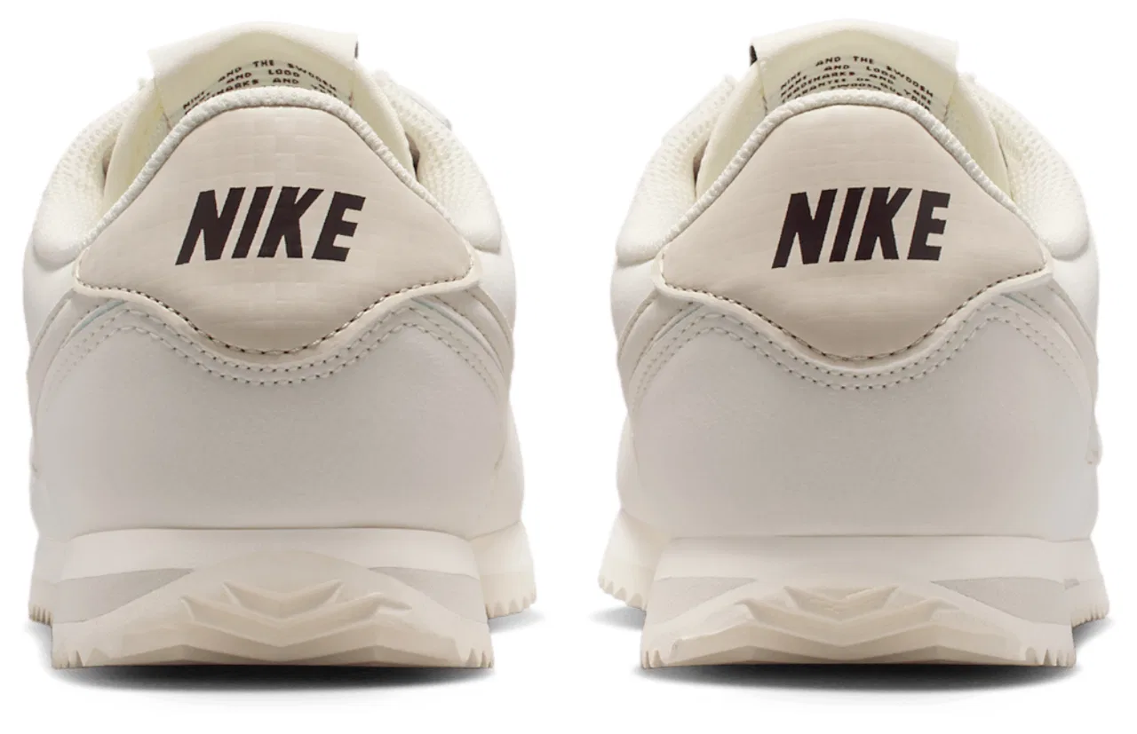 Кроссовки для мальчиков Cortez EE Nike, цвет Soft Pearl/Lt Orewood Brown/Comet Blue — фото 3