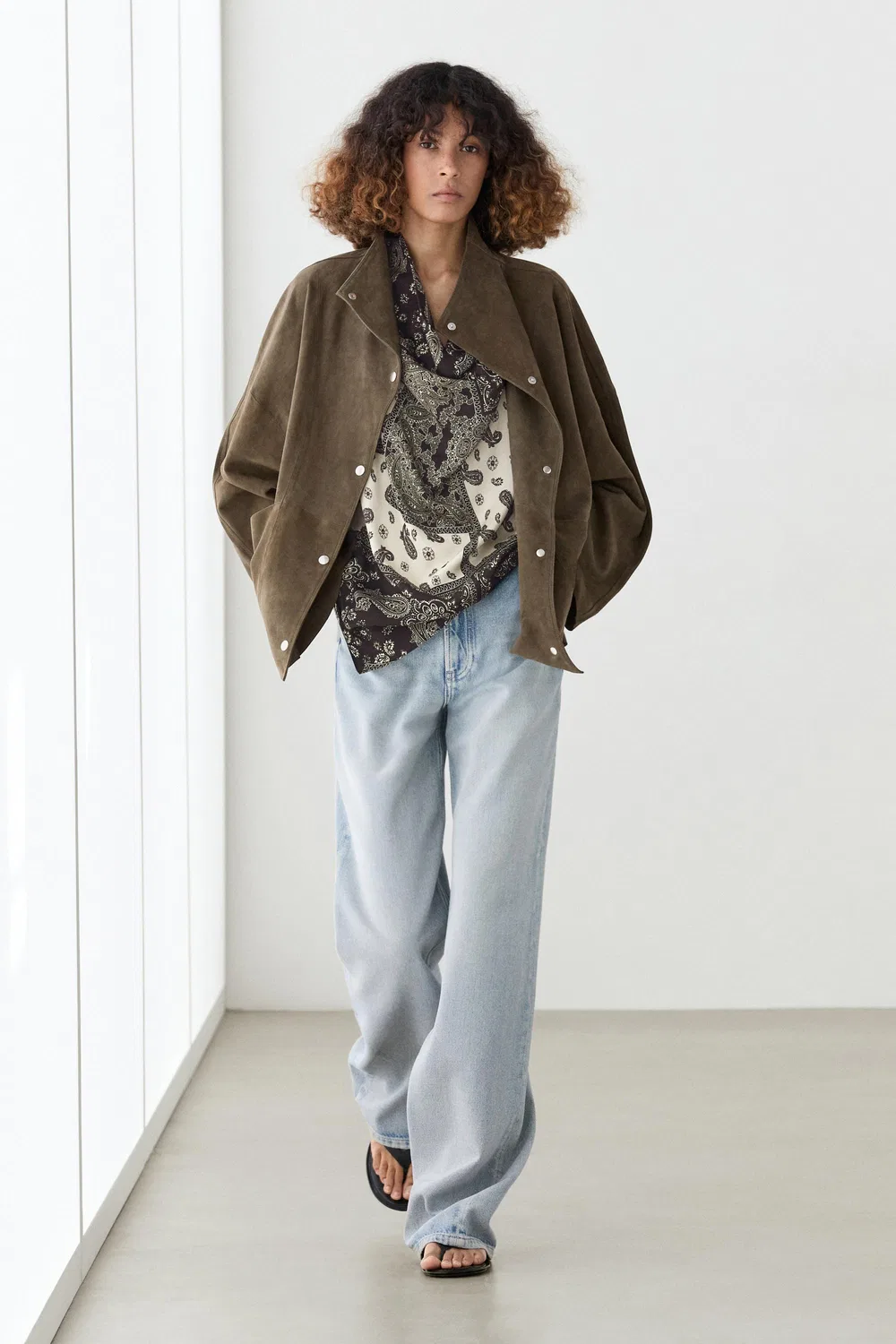 Куртка Massimo Dutti, из замшевой кожи, с высоким воротником, хаки