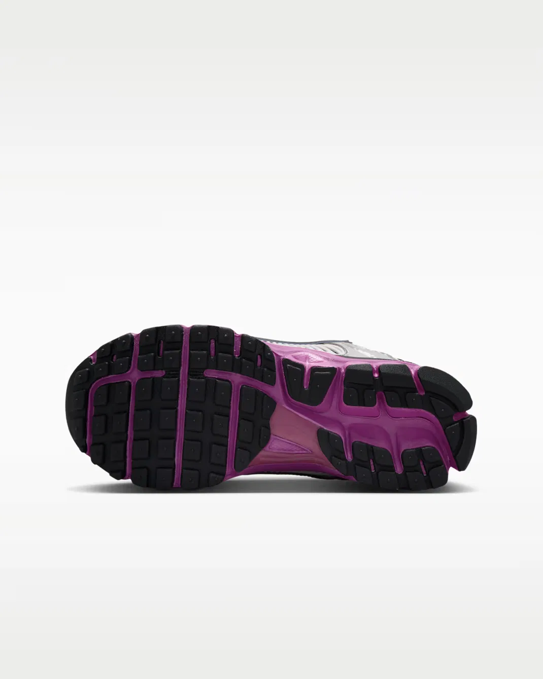 Кроссовки для детей постарше Nike Vomero 5, Off Noir/Fire Pink/Photon Dust/Metallic Silver — фото 2