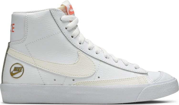 

Кроссовки Nike Wmns Blazer Mid '77 Vintage 'Gold Emblem', белый