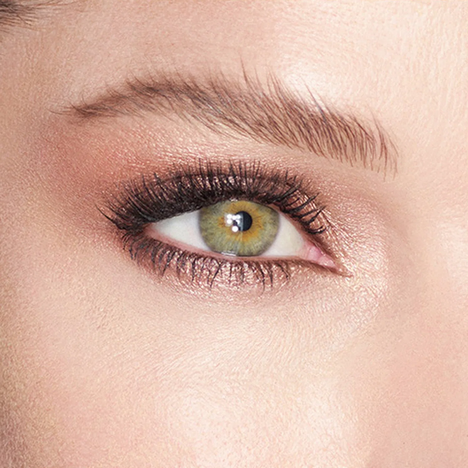 Тени для век с эффектом мерцания Eyes to Mesmerise Charlotte Tilbury, Oyster Pearl — фото 2