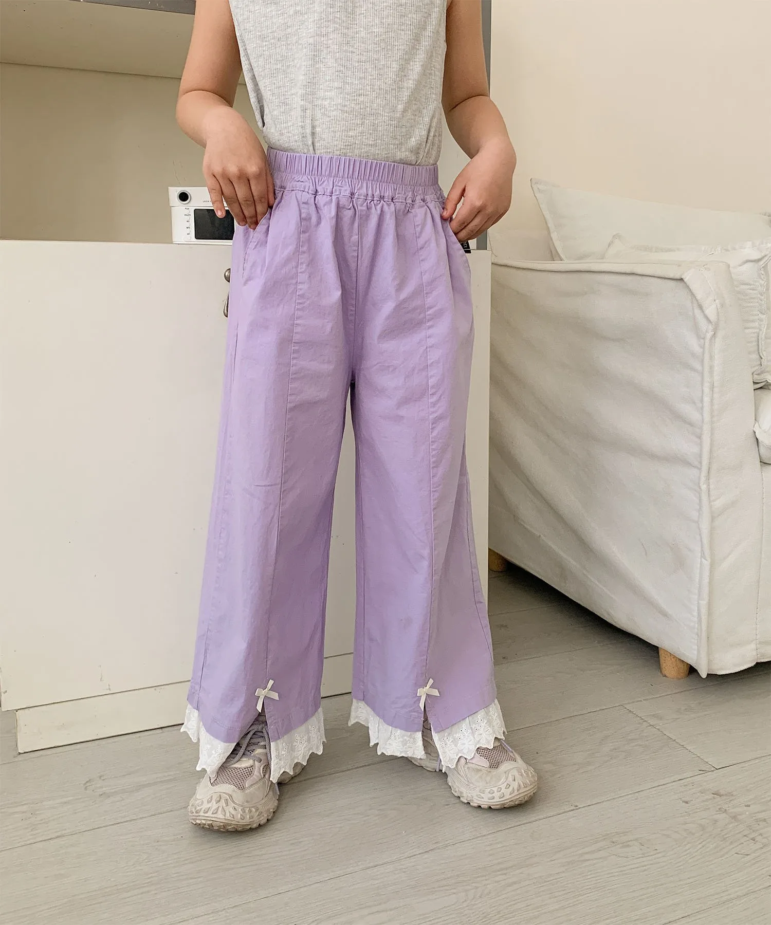 Широкие брюки с лентой и кружевной отделкой по низу Aimoha Kids, purple