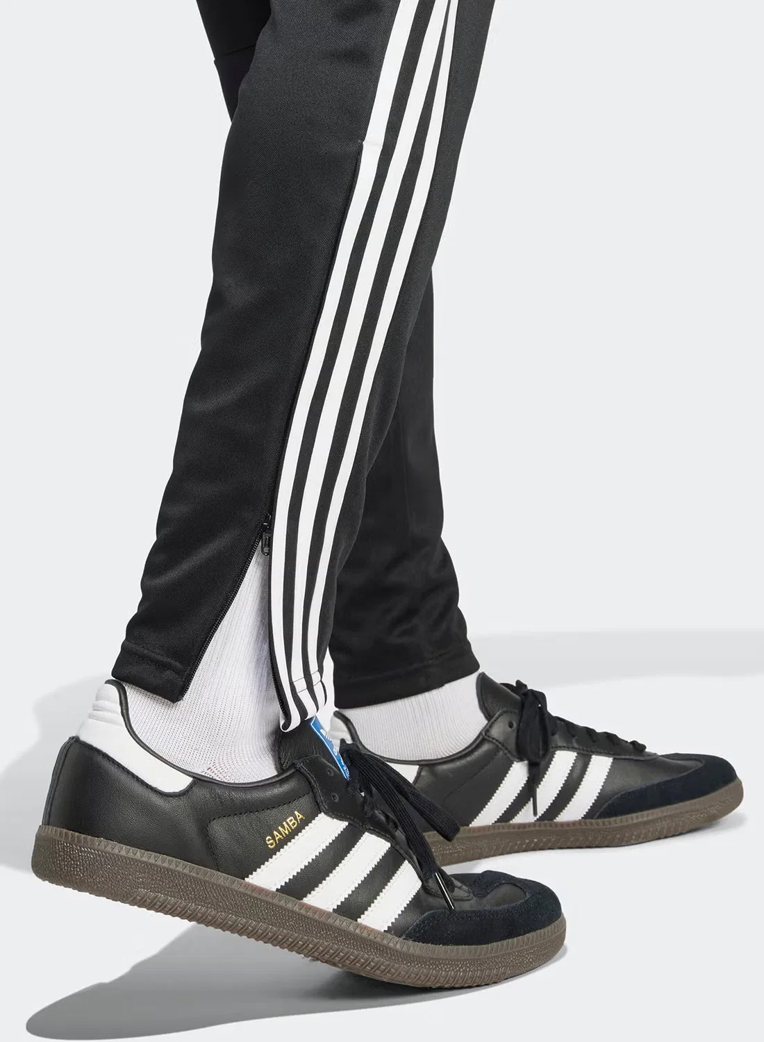 Штаны спортивные с влагоотводящей технологией Tiro25 Essentials Adidas, черный — фото 4