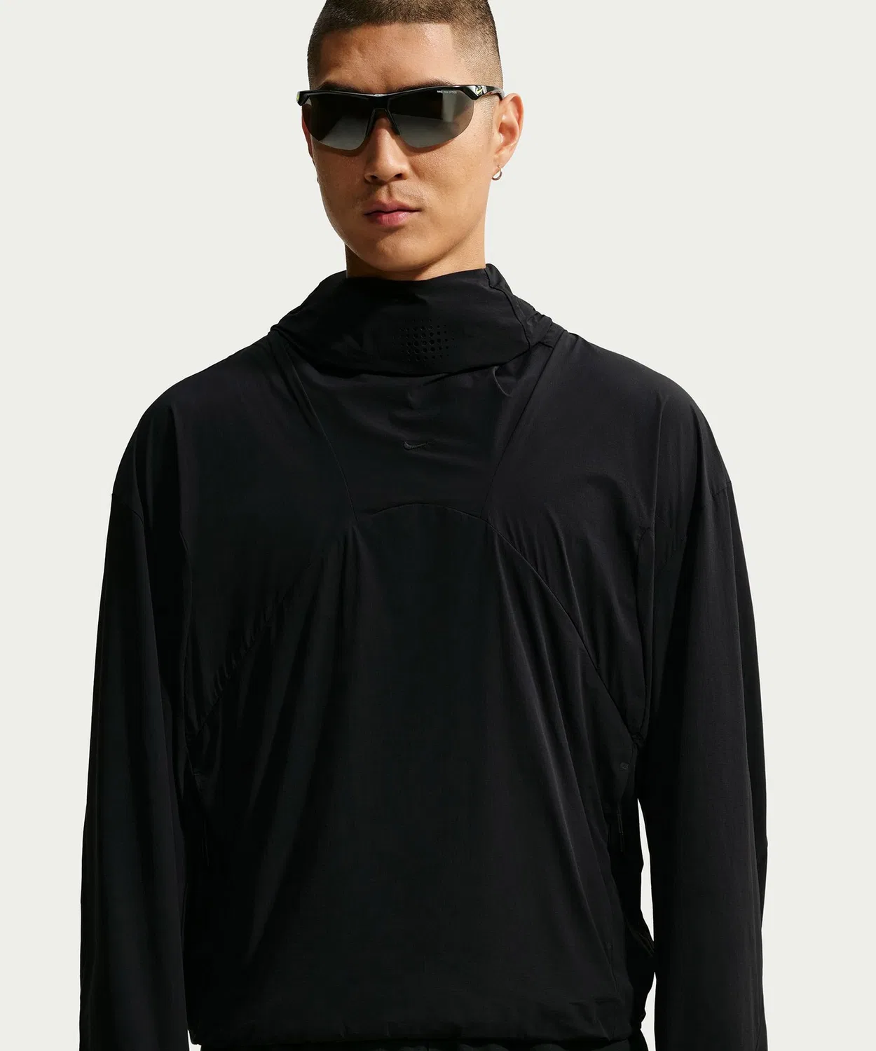 Мужская куртка-трансформер Nike Tech Helios Sun Top, черный — фото 3