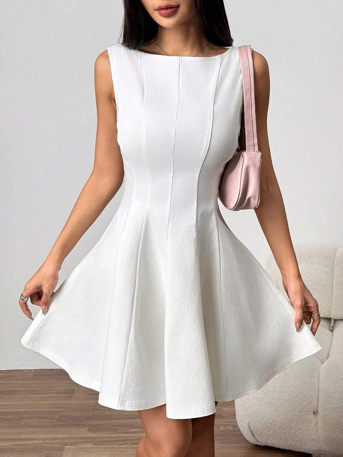 Женское мини-платье А-силуэта с открытой спиной, White — фото 4