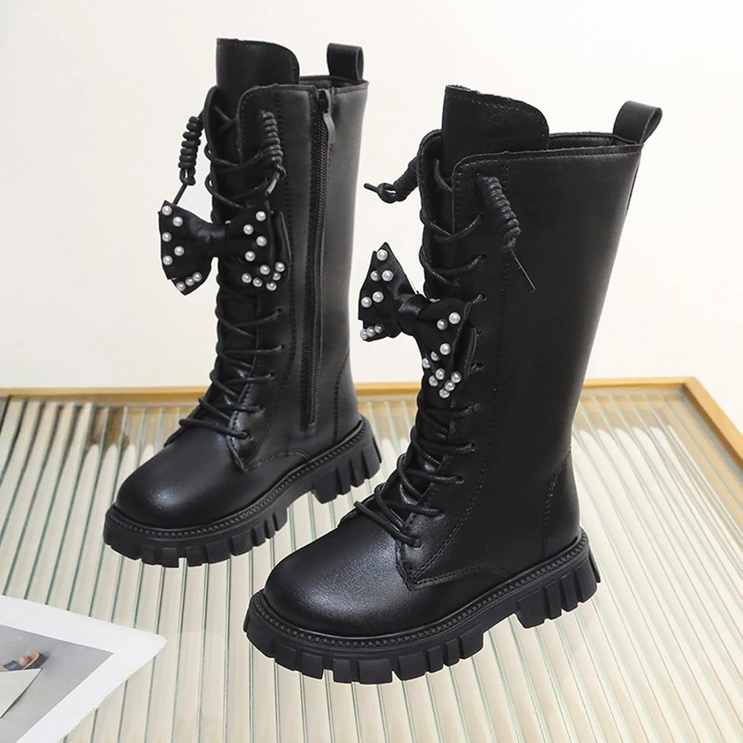 Детские ботинки для девочек с принтом и шнуровкой, модель Girls Lace Up Combat Boots, Black — фото 2