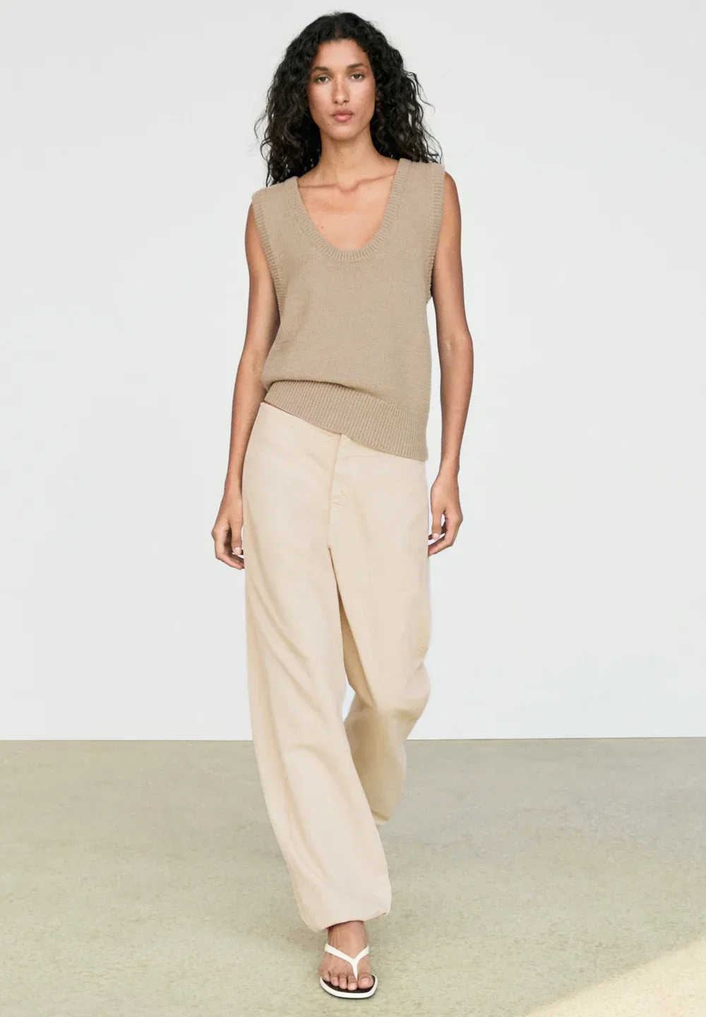 Жилет из ребристого трикотажа из смесовой хлопковой ткани - топ Massimo Dutti, Sand — фото 2