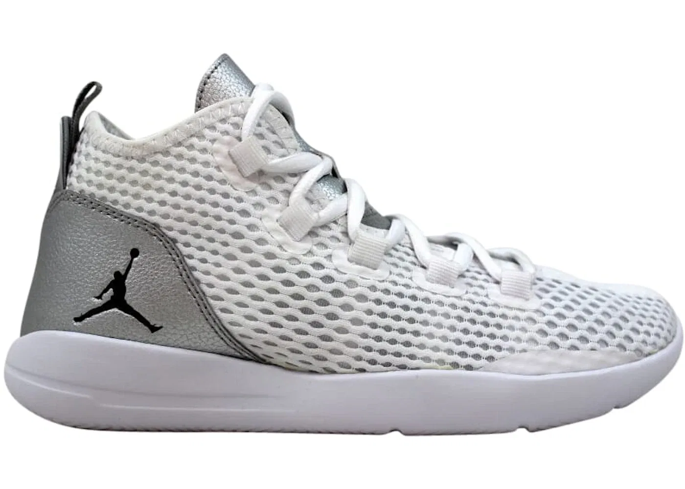 Детские кроссовки Lifestyle Jordan Reveal Jordan, White/Black-Metallic Silver-Infrared 23