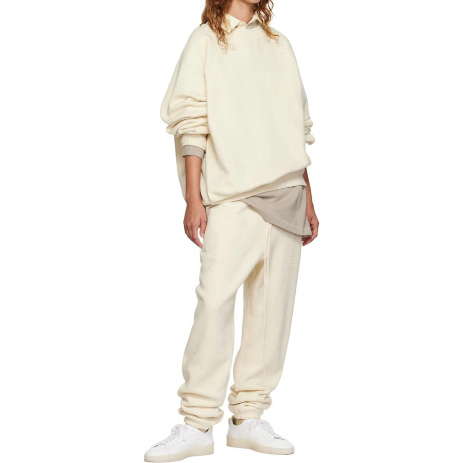 Свитер (WMNS) Fear of God Essentials FW22 Crewneck Sweatshirt 'Off-White', белый — фото 2