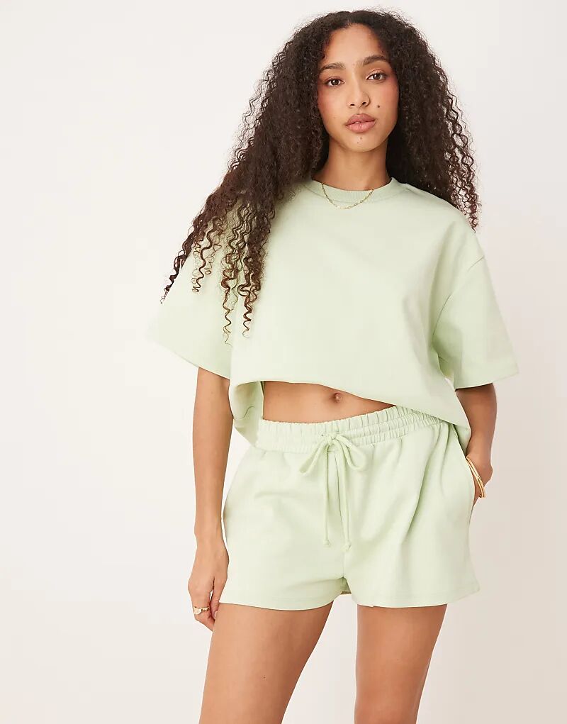 

Короткие шорты ASOS DESIGN из комбинезона пастельно-зеленого цвета