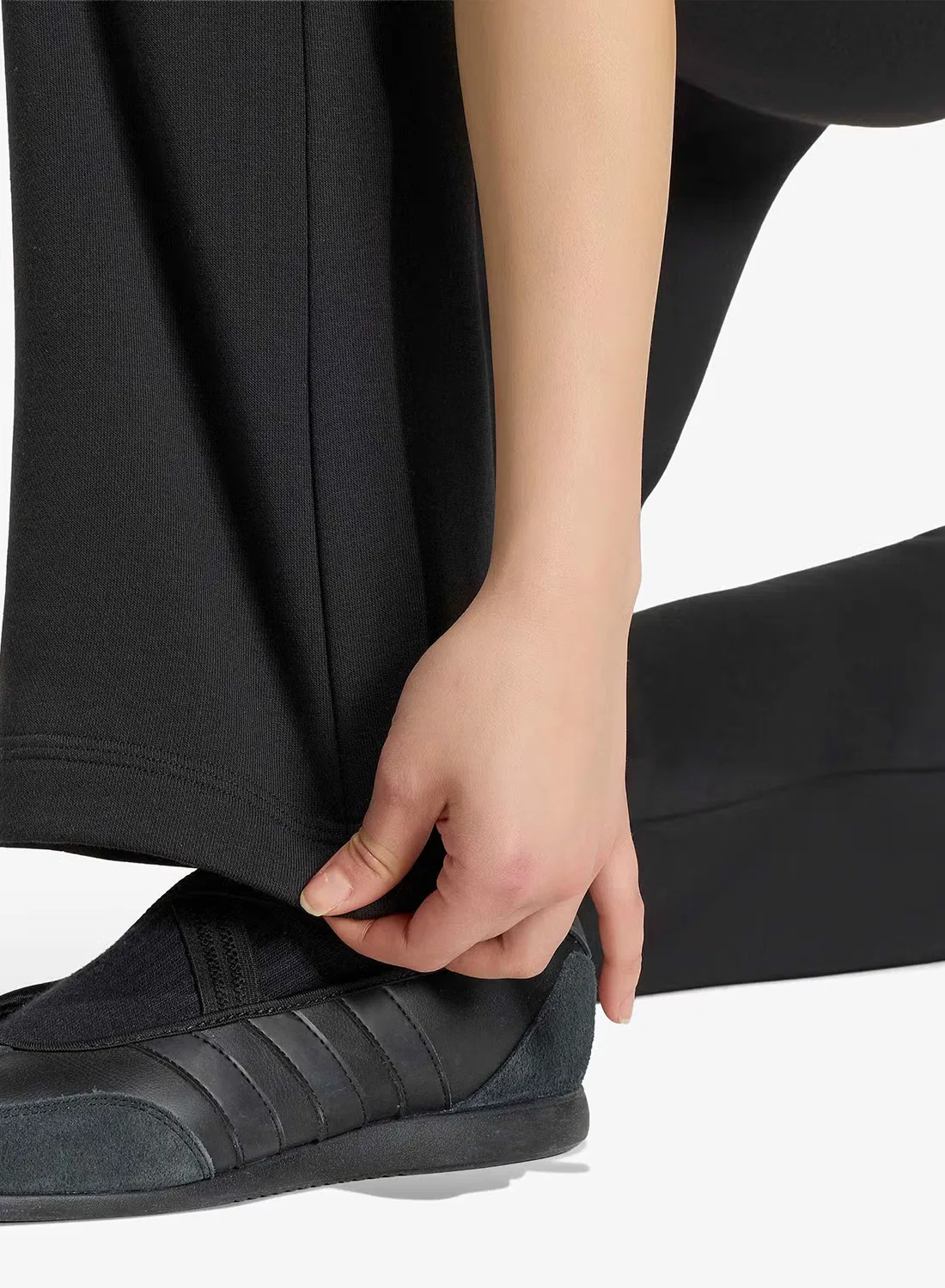 Брюки на шнурке с атласной отделкой Seasonal Essentials Adidas, черный — фото 3