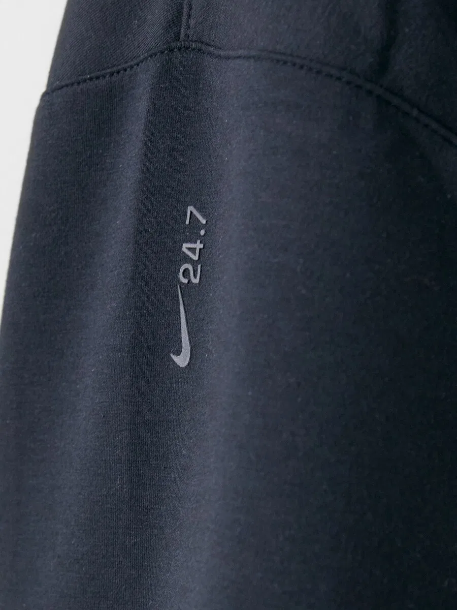 Спортивная толстовка NIKE черного цвета — фото 3