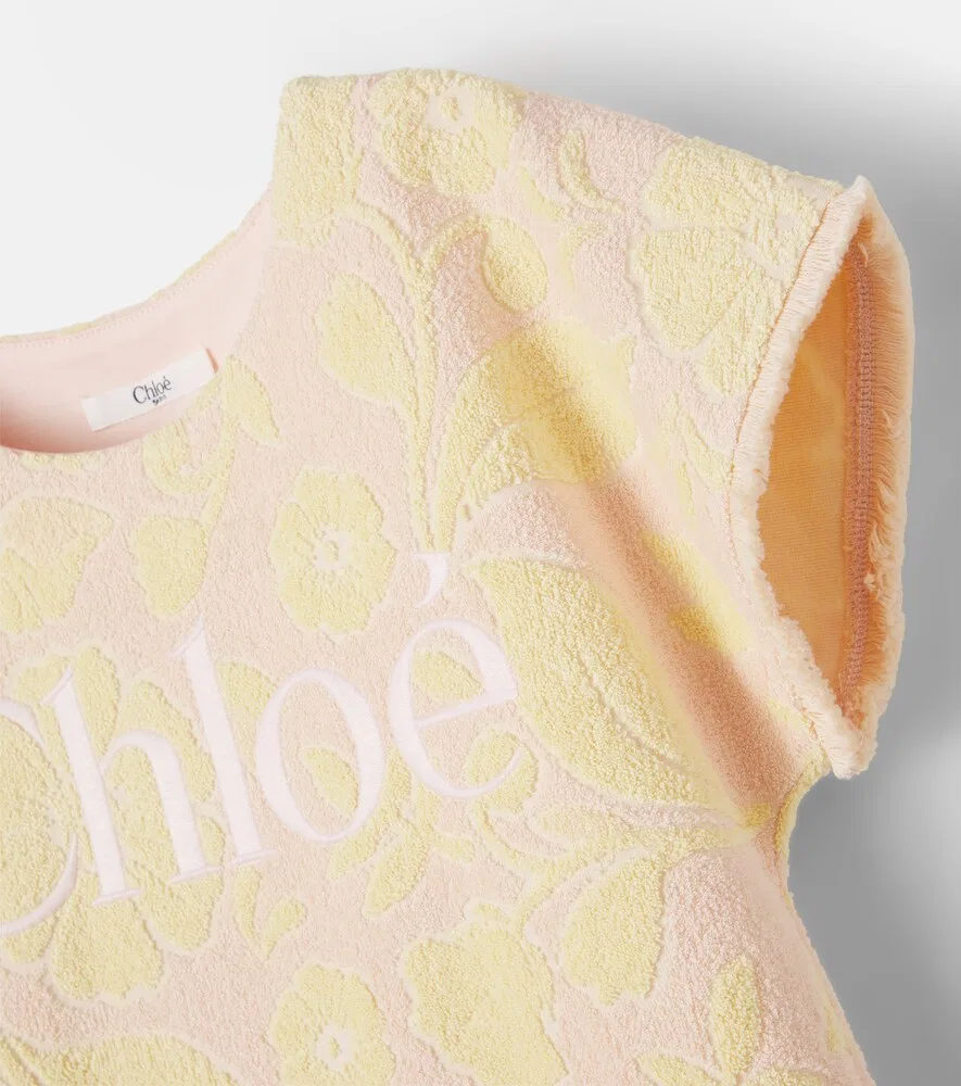 Платье из хлопковой махровой ткани с цветочным принтом и логотипом Chloé Kids, розовый — фото 3