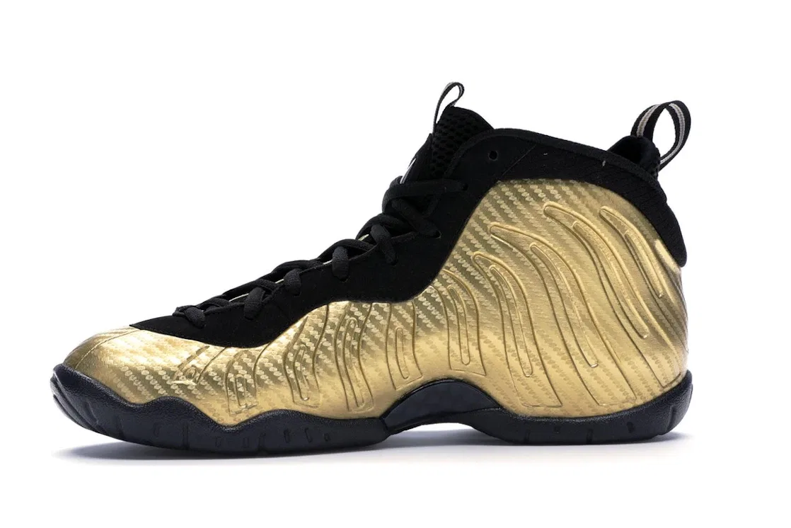 Детские кроссовки Lifestyle с принтом Nike Air Foamposite Pro Nike, Metallic Gold/Black-Black-White — фото 3
