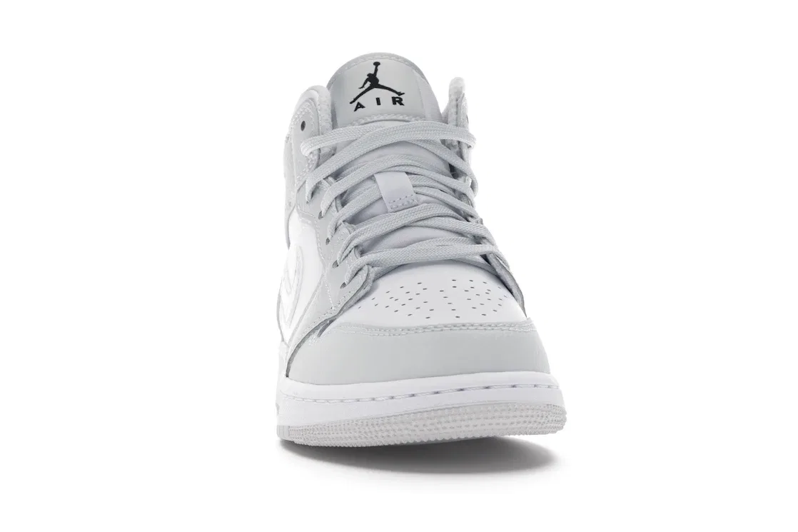 Детские кроссовки для мальчиков с принтом камуфляж Jordan 1 Mid, White/Photon Dust-Grey-Fog — фото 2