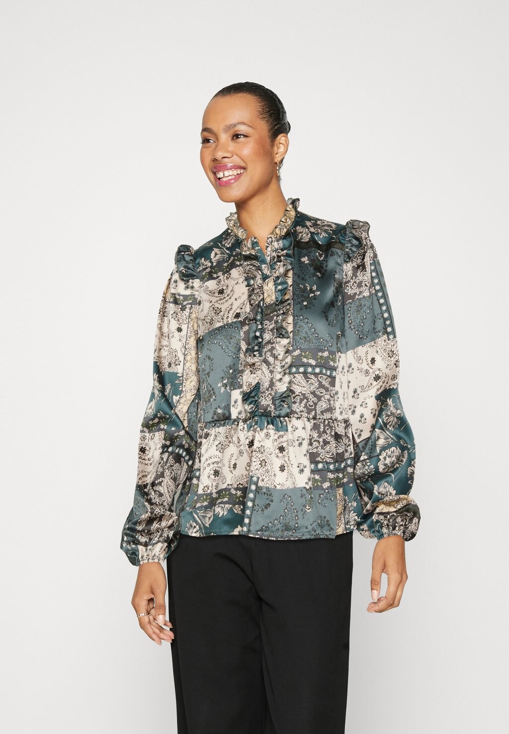 

Блузка Vero Moda ВМНАВИ, цвет birch/green