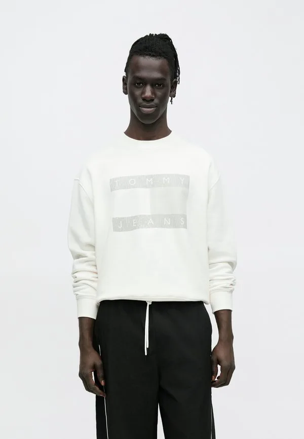 

Толстовка с нашивкой в виде флага в стиле 90-х. Tommy Jeans, Ancient White, Белый, Толстовка с нашивкой в виде флага в стиле 90-х. Tommy Jeans, Ancient White