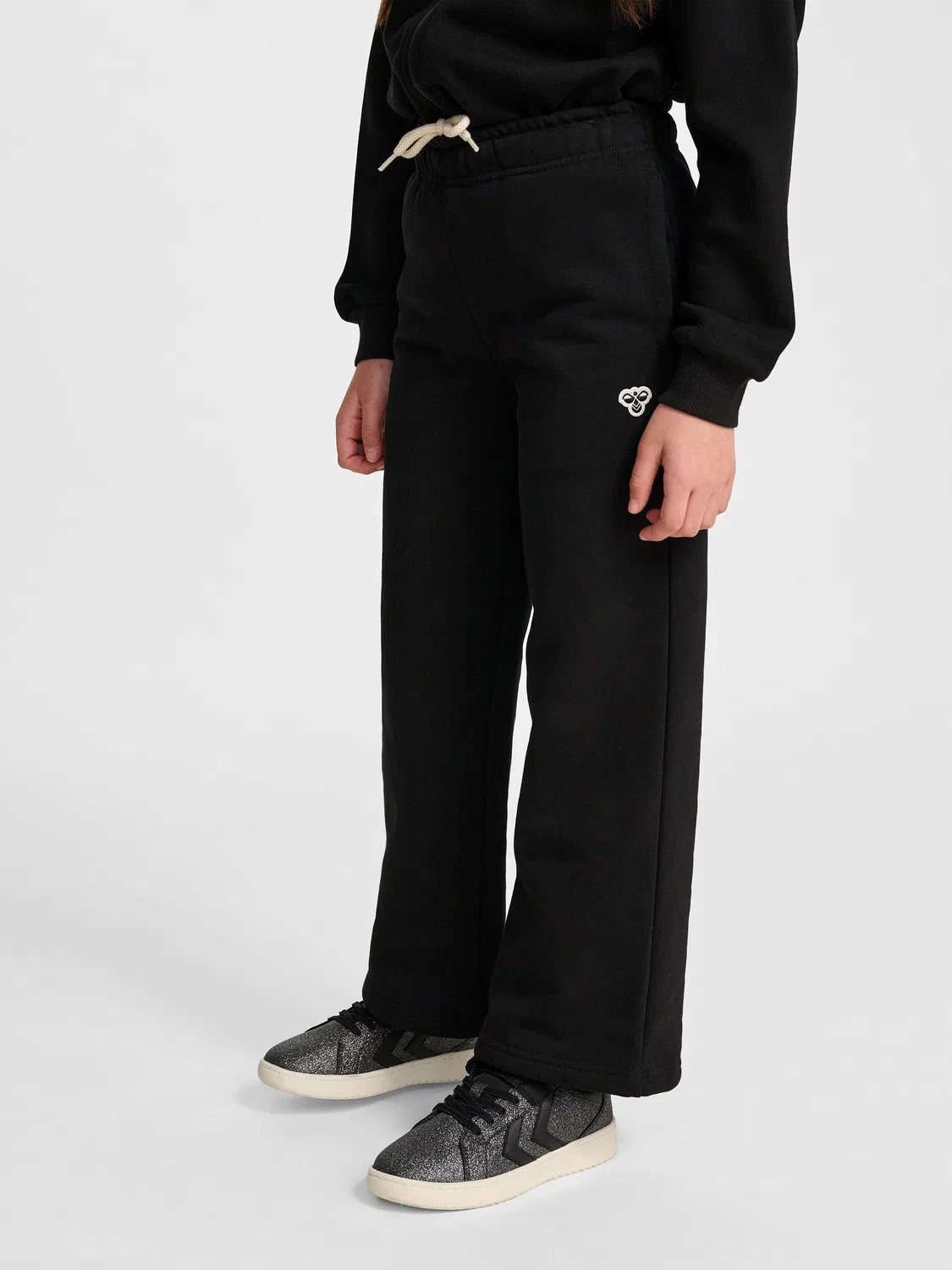 Детские спортивные штаны свободного кроя Loose WL Sweatpants Bee Hummel, Черный — фото 2