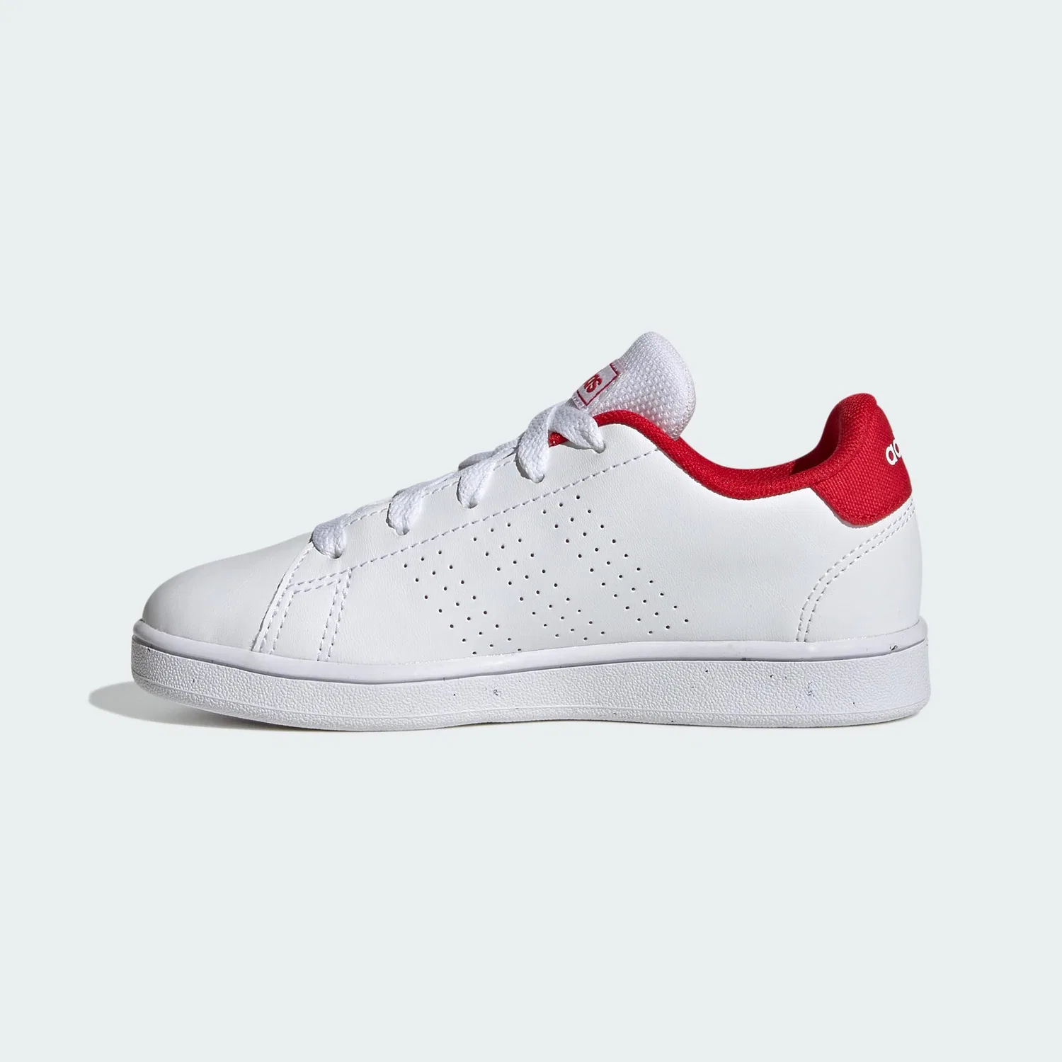 Детские кроссовки с перфорированными полосками Advantage Lifestyle Court Lace Shoes Adidas, Ftwr White Ftwr White Better Scarlet — фото 2