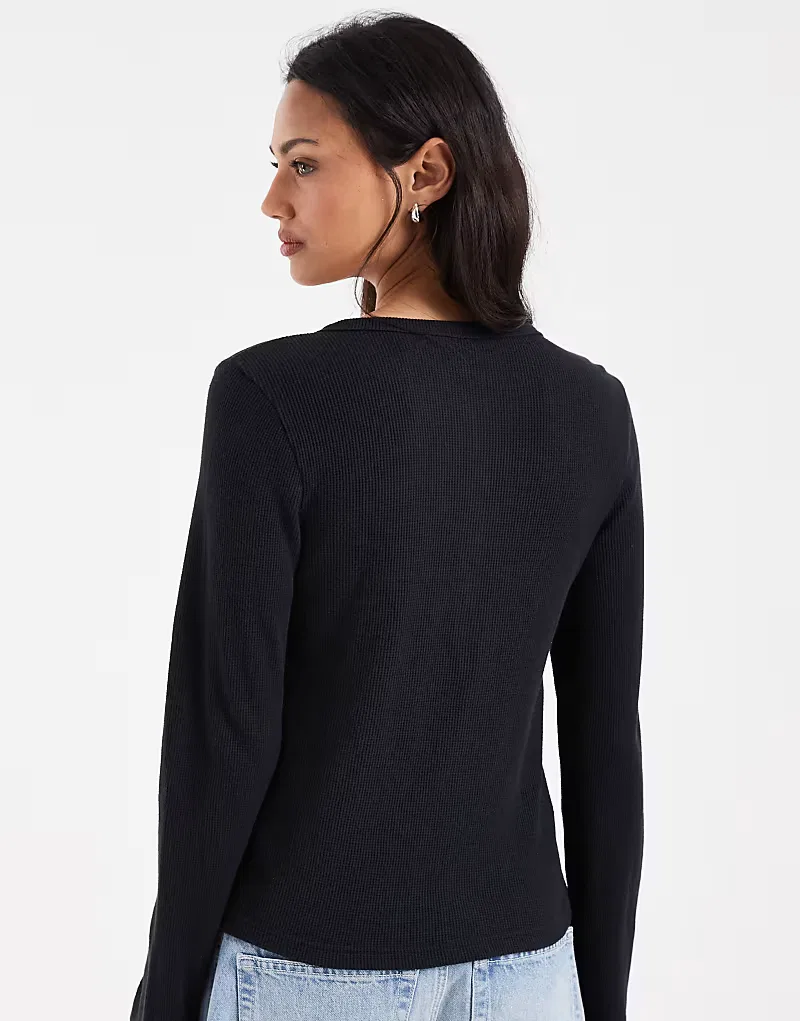 Свитер Levi's Rooney Waffle Henley, черный — фото 4