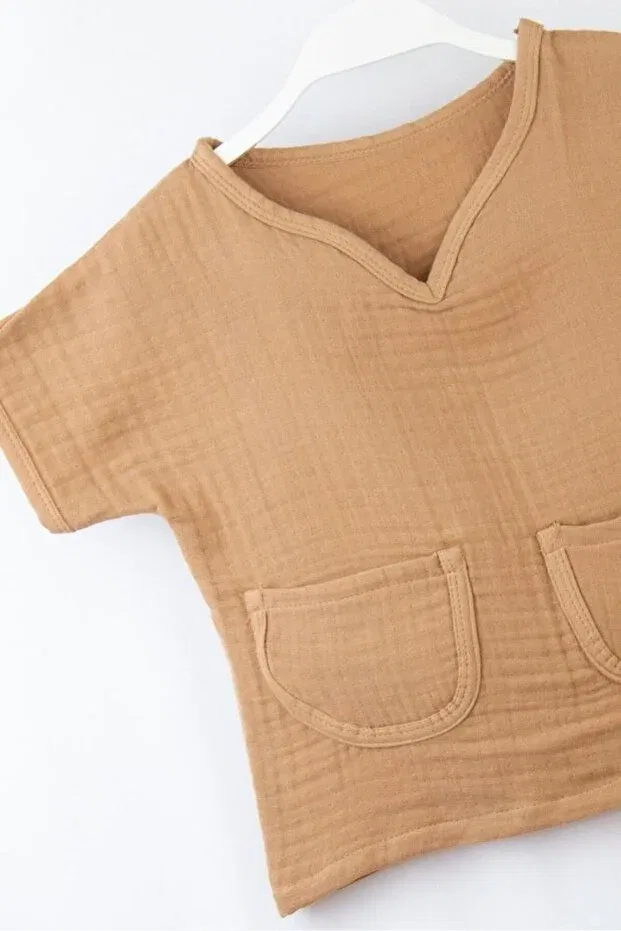 Детская футболка для девочек с V-образным вырезом Muslin baby t-shirt pocket v-neck 100% cotton Bondilolly, Camel — фото 2