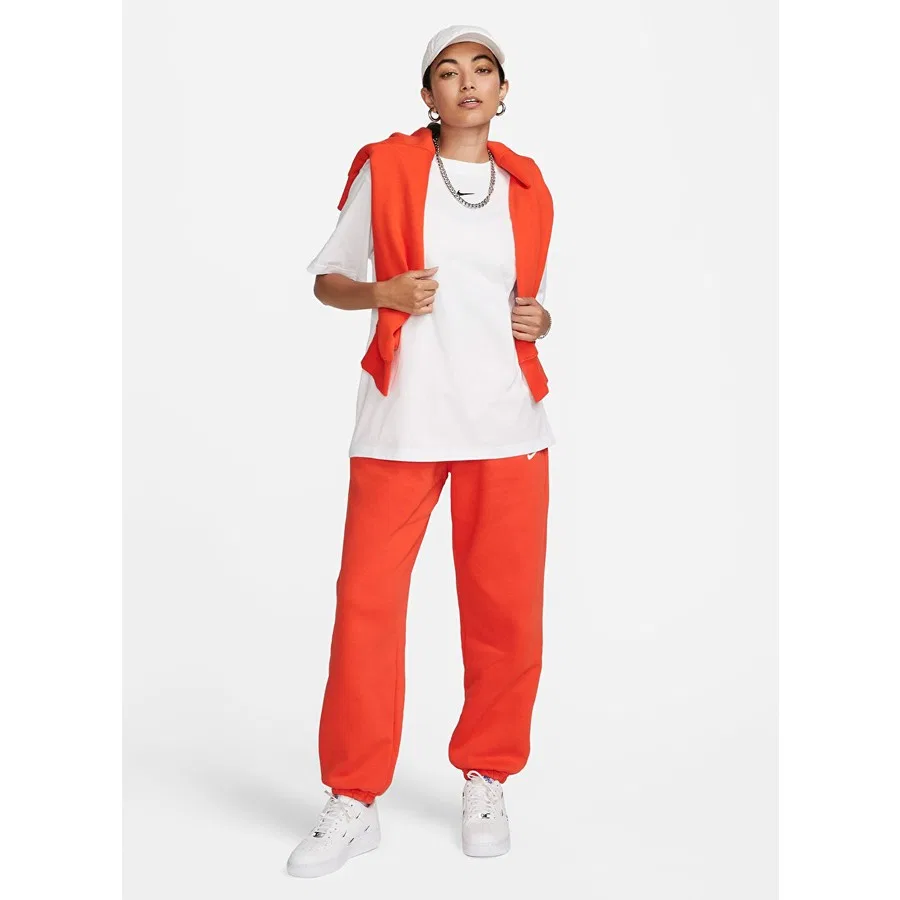Женская футболка с круглым вырезом Nike FD4149-100-W Nsw Tee Essntl Lbr, Цвет Şehir, M