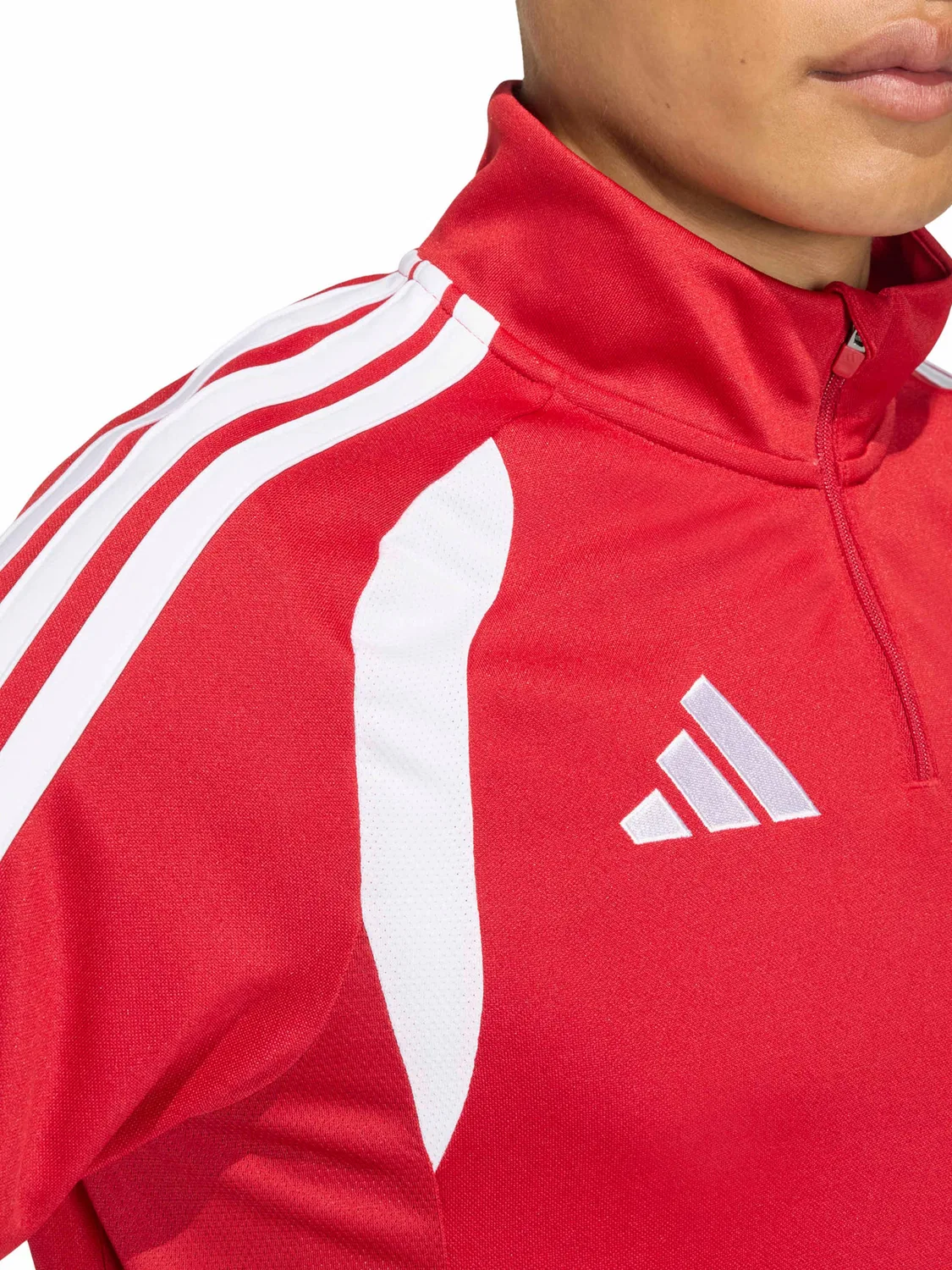 Спортивная футболка Adidas Performance Shirt TIRO26L красного цвета — фото 4